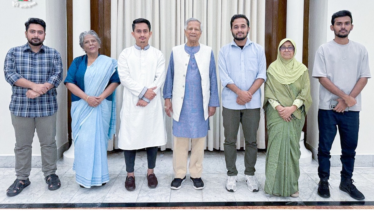 জুলাই স্মৃতি ফাউন্ডেশনের সম্পাদক সারজিস, প্রধান নির্বাহী স্নিগ্ধ