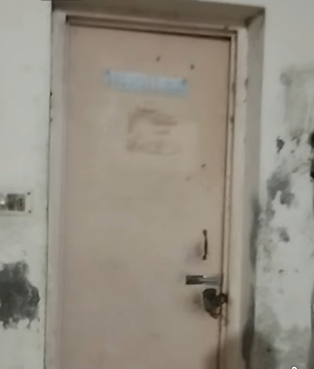 নরুন্দি রেলস্টেশনে ২৪ ঘন্টা টয়লেট বন্ধ থাকায় যাত্রীদের চরম ভোগান্তি! – দৈনিক আজকের জামালপুর