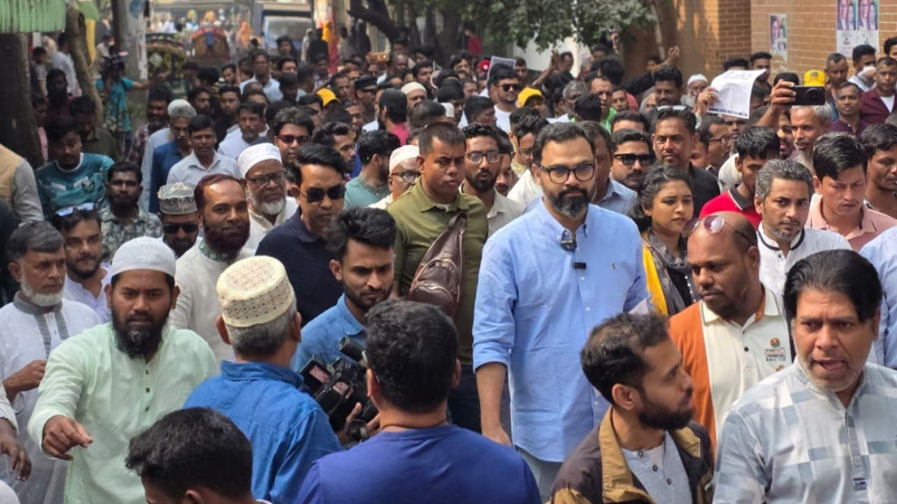 ভোটারদের মুরগি-চাল দিয়ে প্রভাবিত করছে জামায়াত, আমিনুল হকের অভিযোগ