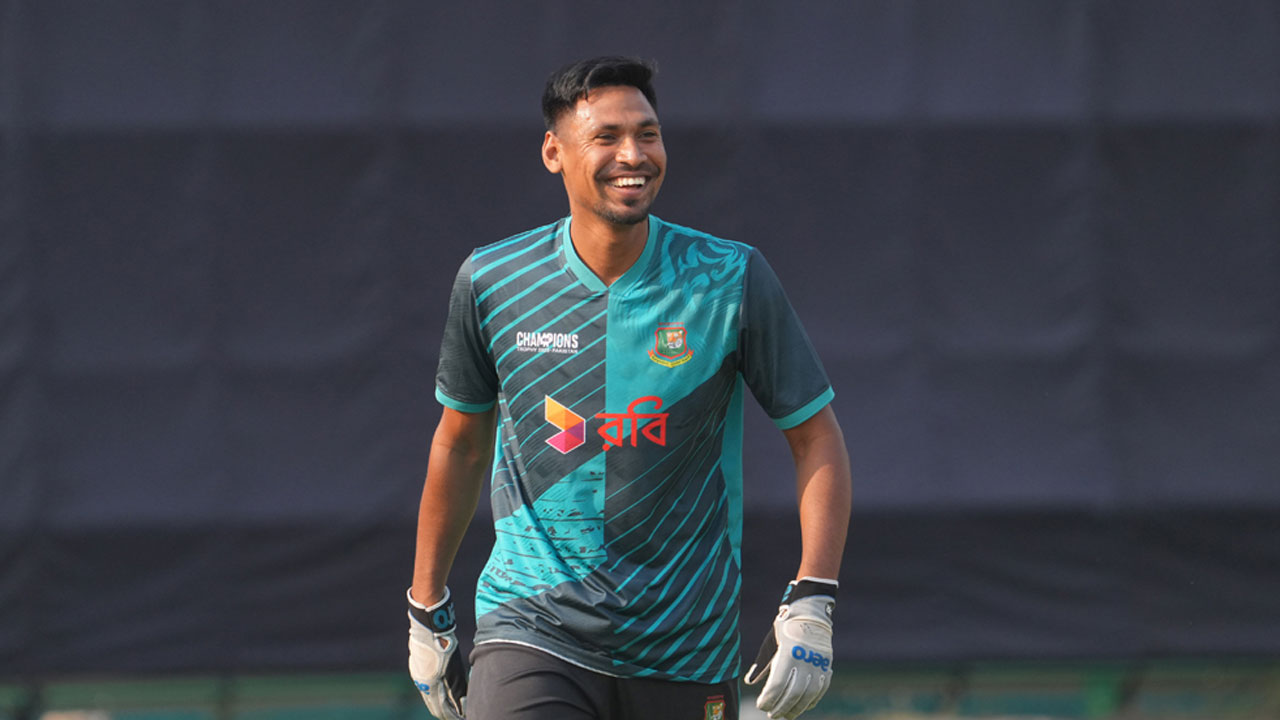 মুস্তাফিজকে দলে পেয়ে যা বললেন লাহোরের মালিক