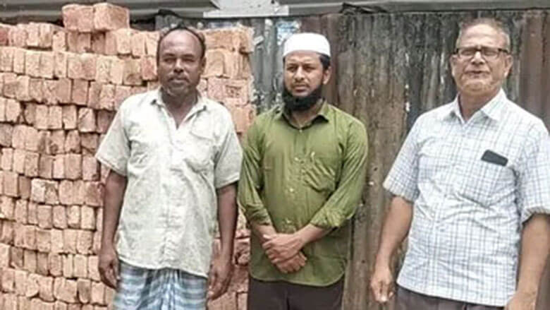 হাজীপুর বাজারে শৌচাগার নির্মাণ কার্যক্রমের উদ্বোধন